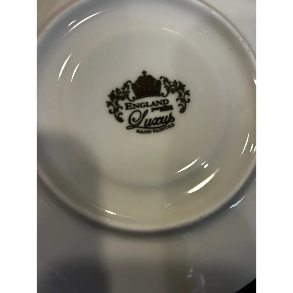 Luxus England Porzellan Hand Painted Gold Filigree Teacup and Saucer Set White